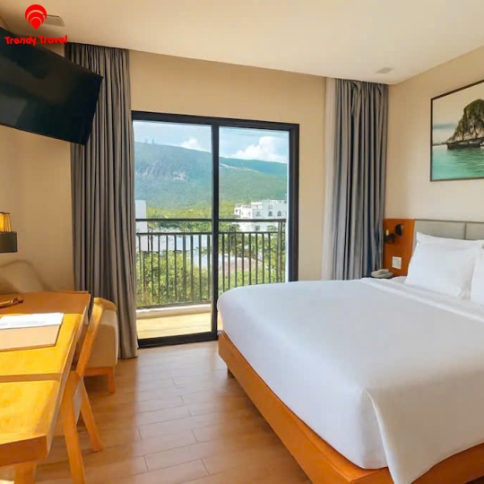 MARINA BAY HOTEL