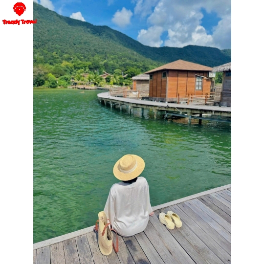 ROCKS BEACH BOUTIQUE