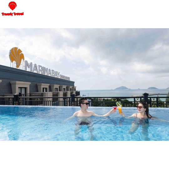 MARINA BAY HOTEL