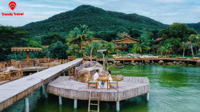 ROCKS BEACH BOUTIQUE