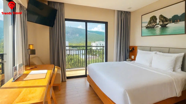 MARINA BAY HOTEL